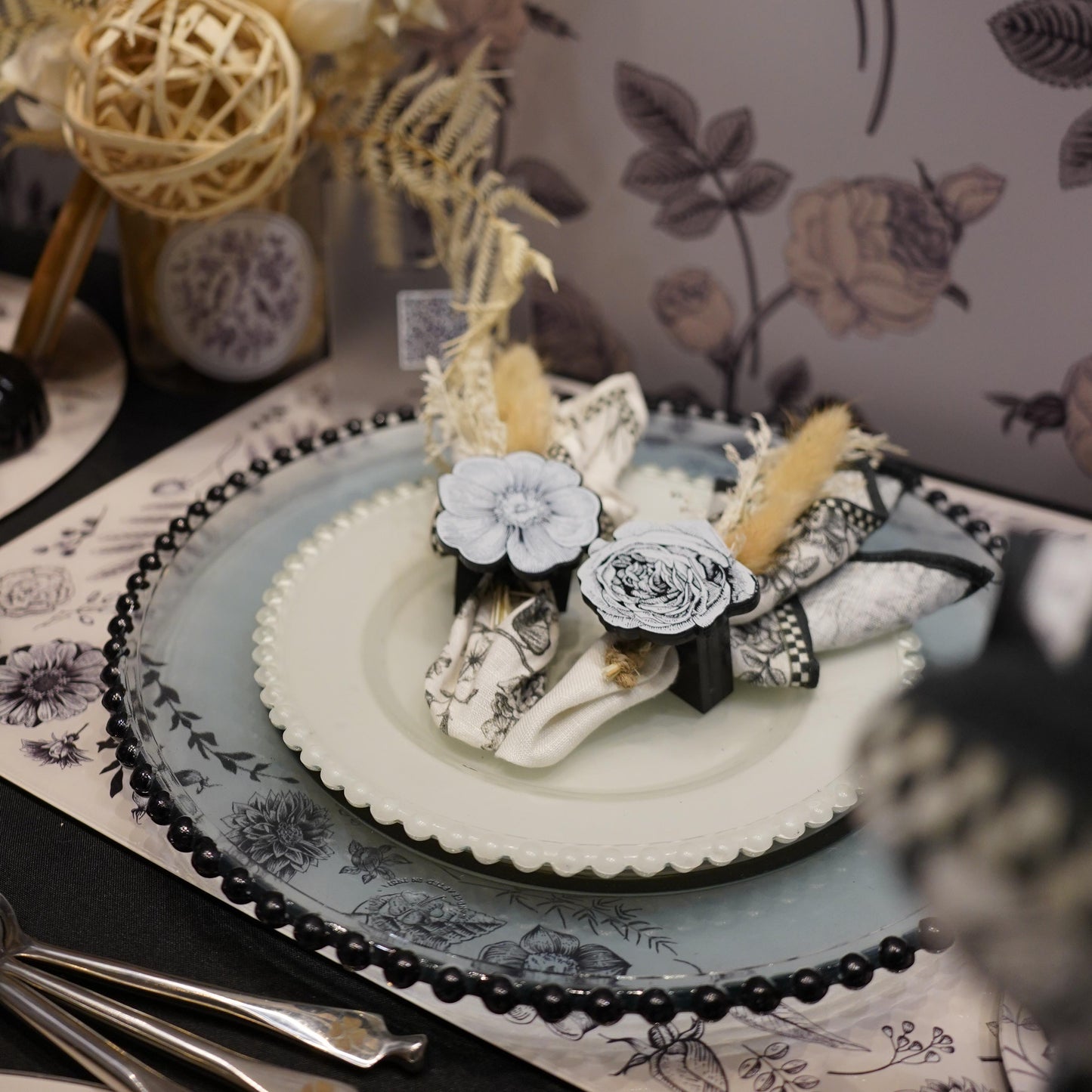 Napkin Sets - Flora & Fauna Flower Rings (Set of 4)