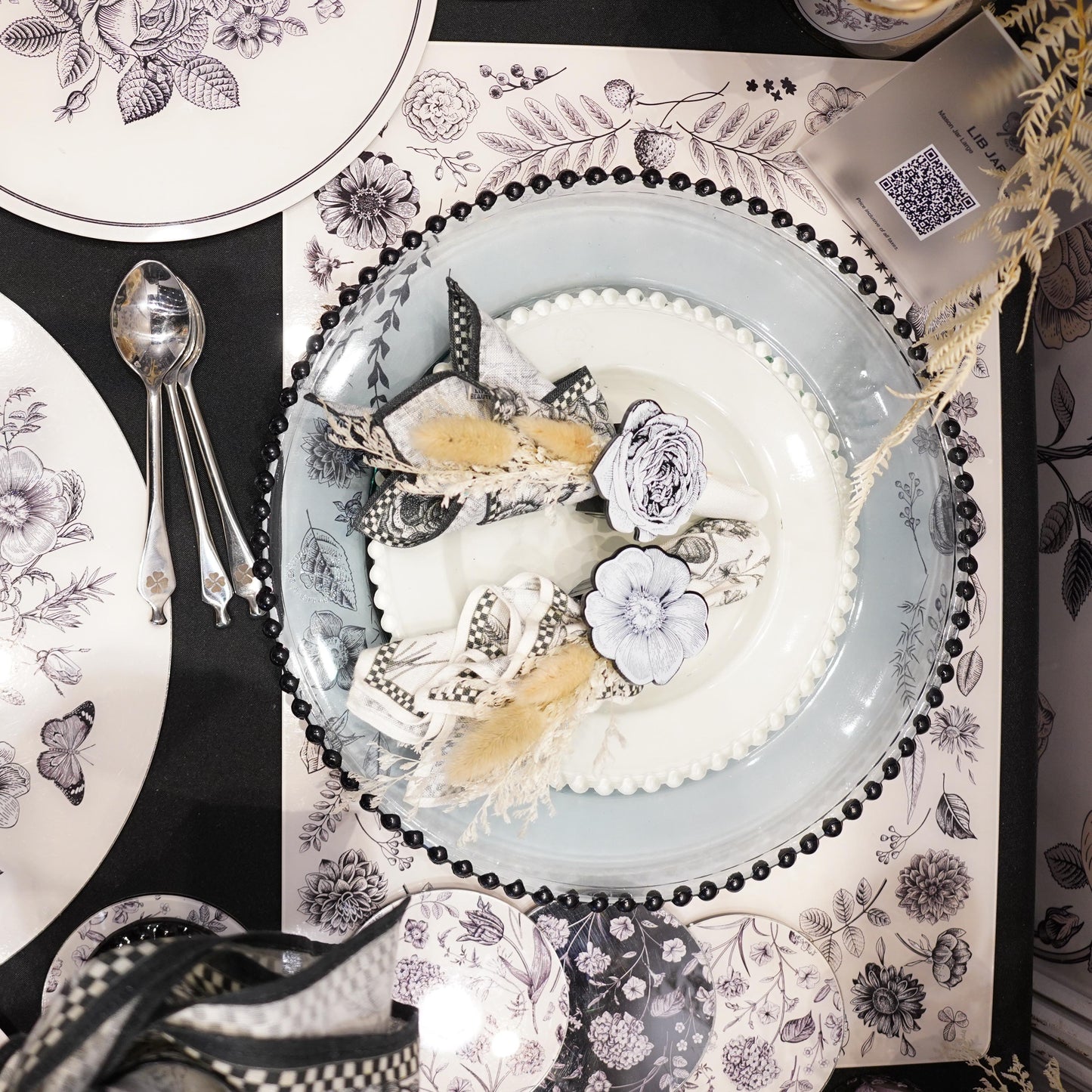 Napkin Sets - Flora & Fauna Flower Rings (Set of 4)