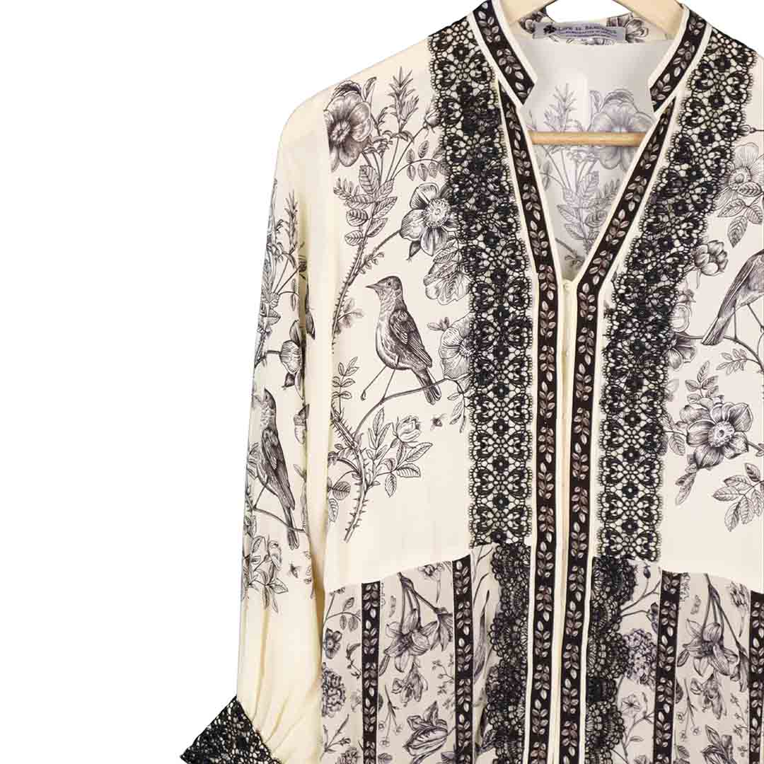 Flora & Fauna - Pannel Lace Cape