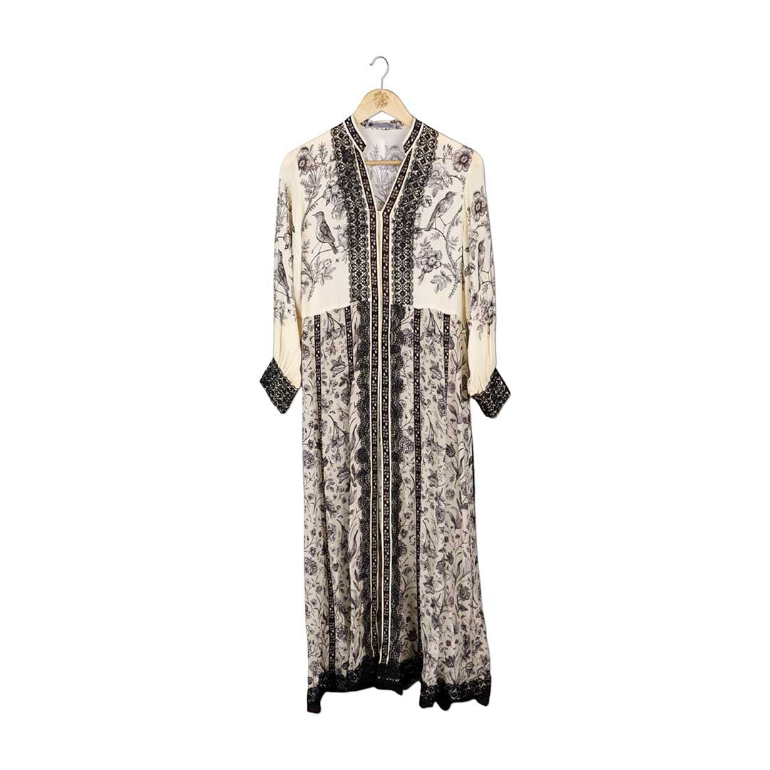 Flora & Fauna - Pannel Lace Cape