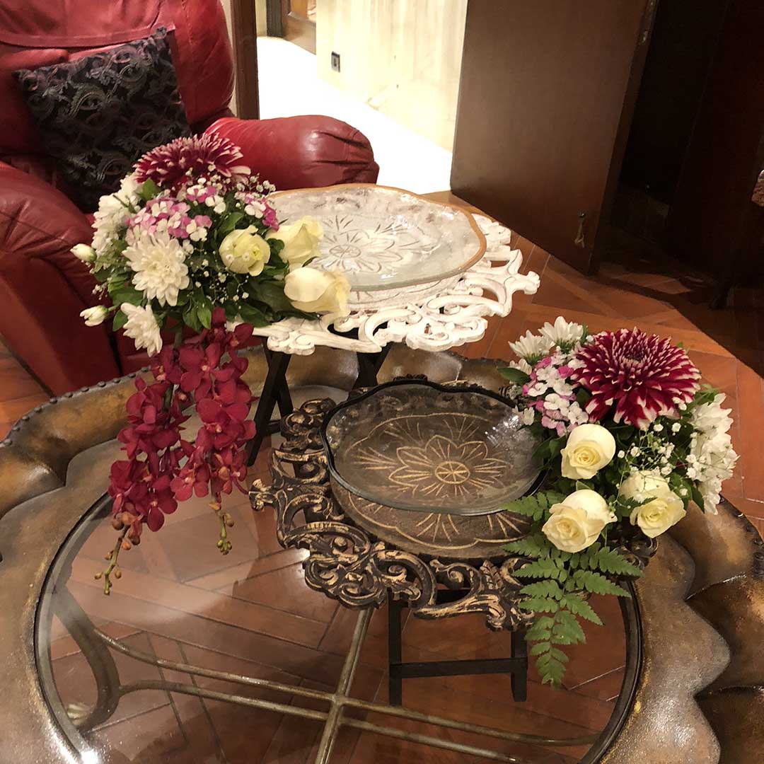 Dinner Plates - Signature Gold Rim (Set of 4)