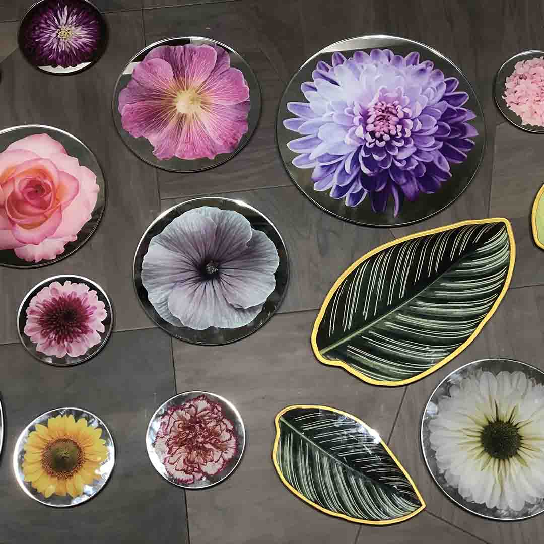 Platters - Bloom Magenta Chrysanthemum
