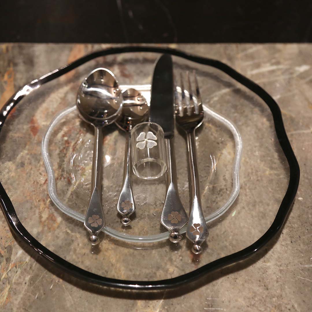 Dinner Plates - Signature Black Rim (Set of 4)