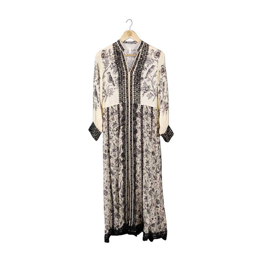 Flora & Fauna - Pannel Lace Cape